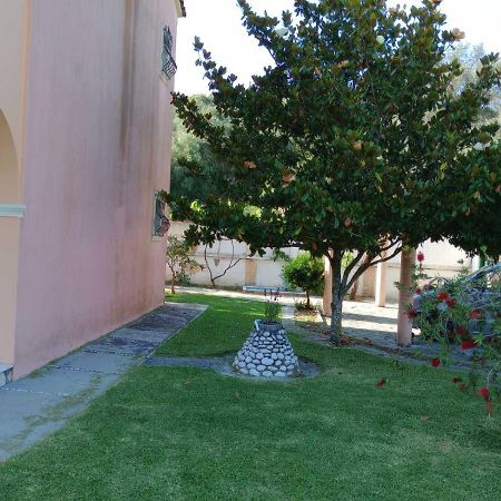 Pool Villa Grigoris Aspiotades Eksteriør billede