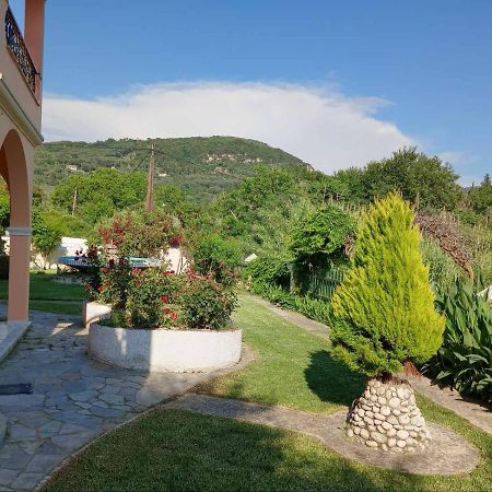 Pool Villa Grigoris Aspiotades Eksteriør billede