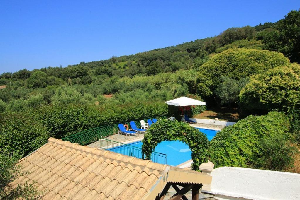 Pool Villa Grigoris Aspiotades Eksteriør billede