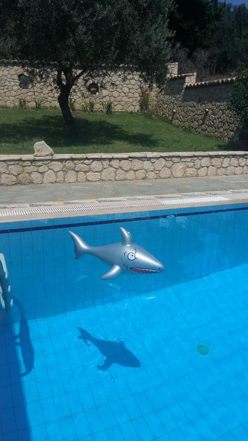 Pool Villa Grigoris Aspiotades Eksteriør billede