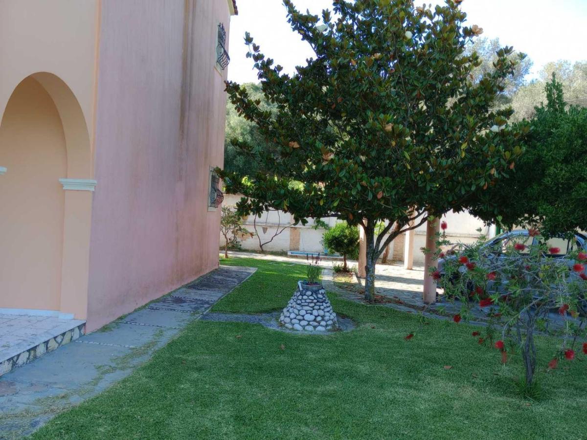 Pool Villa Grigoris Aspiotades Eksteriør billede